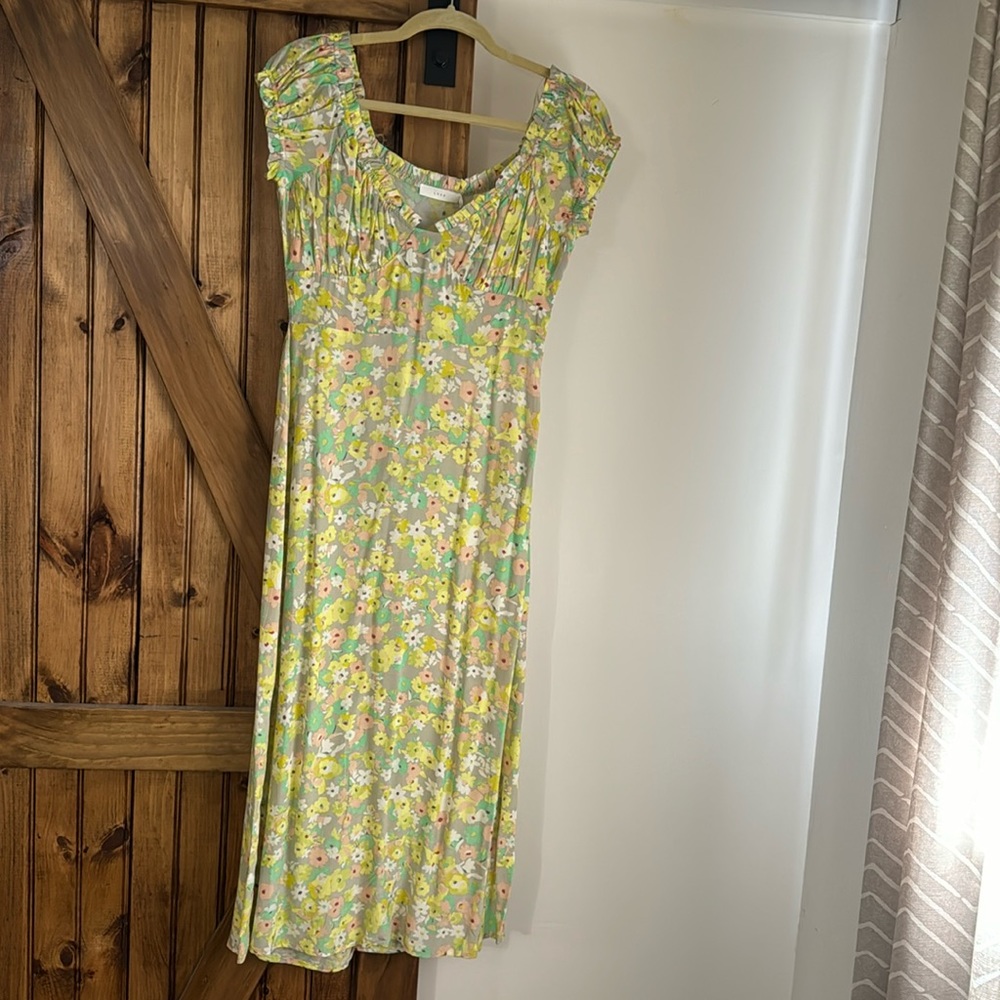 Beautiful Lush Midi Dress